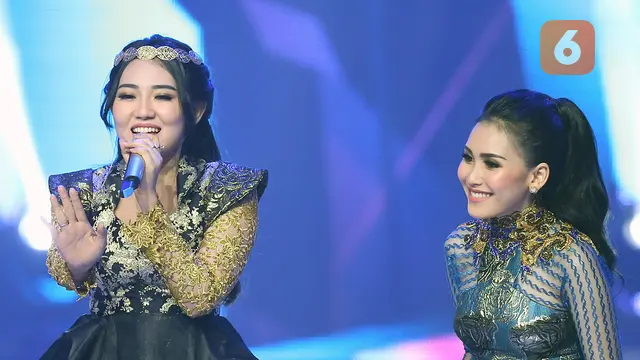 [Bintang] Via Vallen dan Ayu Ting Ting