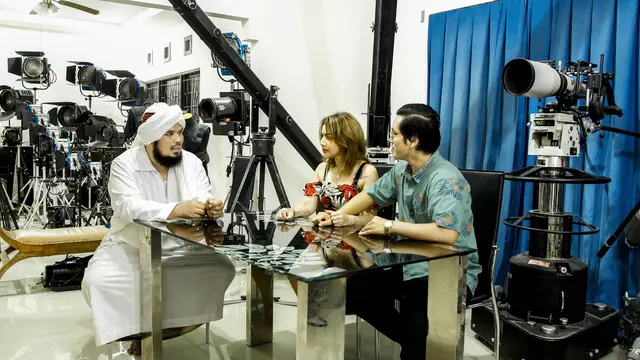 Ustaz Derry Sulaiman memergoki Ian Wibowo dan Barbie Kumalasari