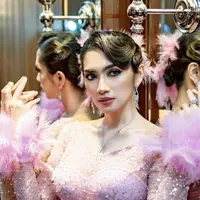 Lihat tampilan Angel Karamoy di momen ulang tahun. (@as_picture.co).