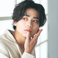 ilustrasi gaya rambut comma hair/metamorworks/shutterstock.com