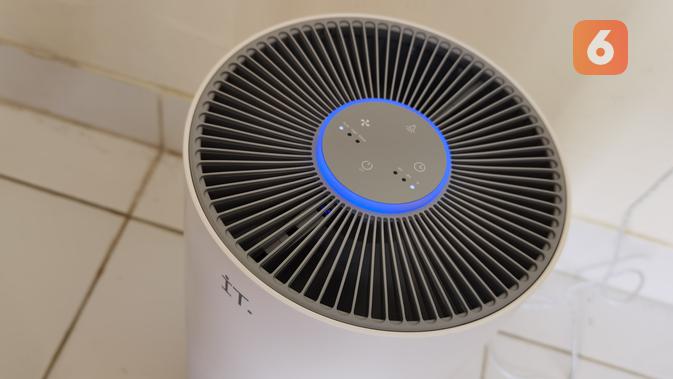 Tombol dan lampu indikator di IT Smart Air Purifier S130. (Liputan6.com/ Yuslianson)