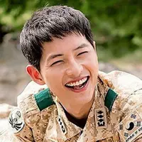 Sekitar satu bulan lagi Song Joong Ki dan Song Hye Kyo akan resmi menjadi sepasang suami istri. Momen bahagia mereka tentunya juga sudah menjadi penantian para penggemar dan orang-orang terdekatnya. (Instagram/songjoongkionly)
