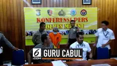 Seorang guru agama di sekolah dasar, ditangkap polisi karena kerap mencabuli siswanya. Tersangka diduga telah 3 kali melakukan aksi cabulnya.