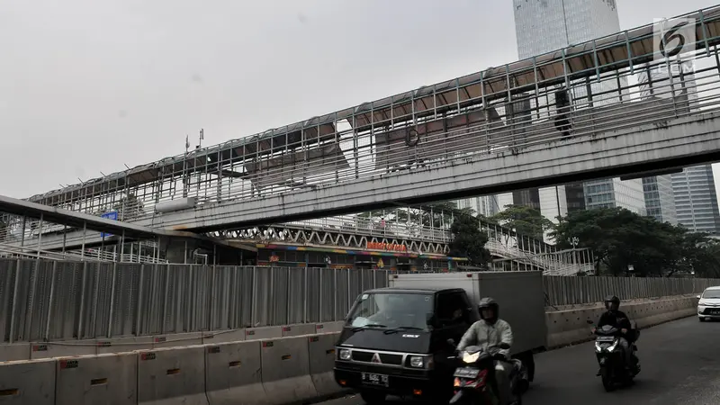 Potret Miris JPO di Tengah Gedung Perkantoran Ibu Kota