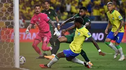 Neymar Jr dan Rodrygo masing-masing menyumbangkan dua gol. (Photo by CARL DE SOUZA / AFP)