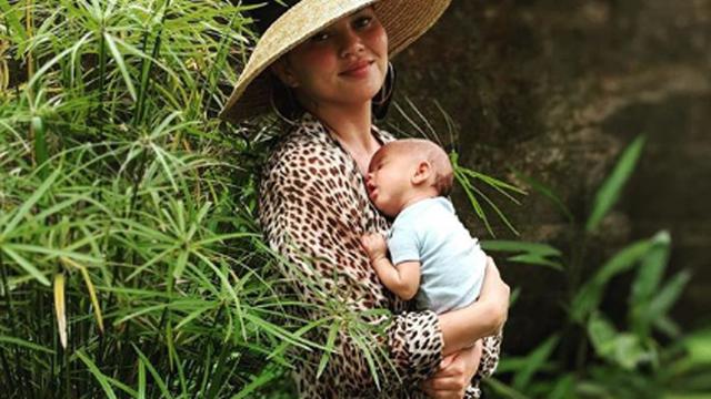 Terkeren 15+ Gambar Lucu Suami Gendong Anak - Richa Gambar