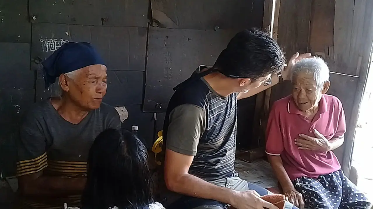 Kisah Sepasang Pemulung Tertua di Bantar Gebang