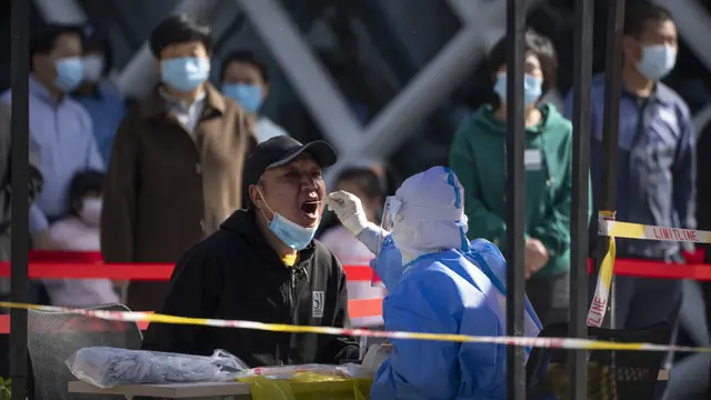 FOTO: Putaran Ketiga Tes COVID-19 di Beijing
