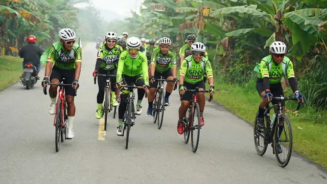 Dongkrak Pariwisata Tanah Air, Peserta Group Ride ke-6 GFNY Bali - IFG Life 2023 Susuri Jayapura