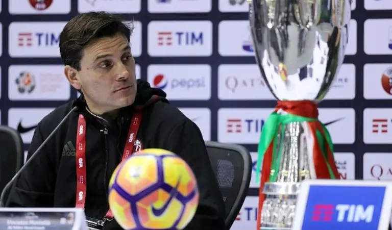 Vincenzo Montella membantu AC Milan menjuarai Piala Super Italia. (AFP/Karim Jaafar)