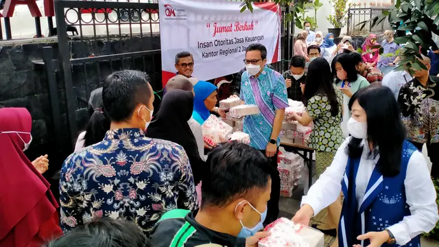 Berbagi Nasi Kotak