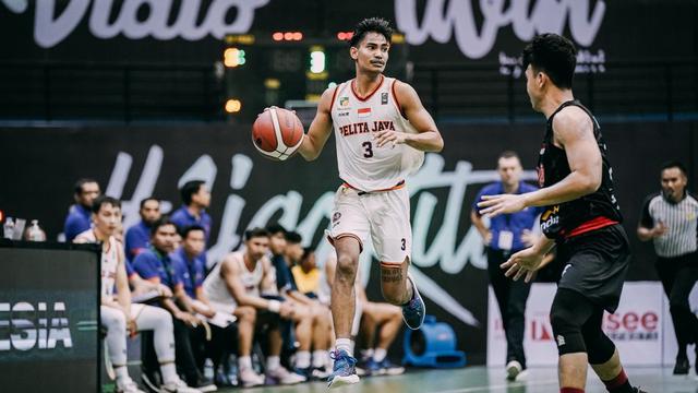 Yesaya Saudale memimpin Pelita Jaya menang atas Indonesia Patriots di IBL 2023