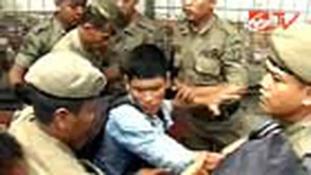 Penertiban Kios Diwarnai Protes Warga