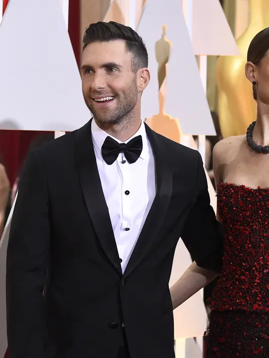 Foto bercorak hitam-putih itupun mendapat tanggapan positif dari netizen. Tak khayal para netizen pun rupanya tak sabar menantikan kelahiran bayi pertama Adam dan Behati. (AFP/Bintang.com)