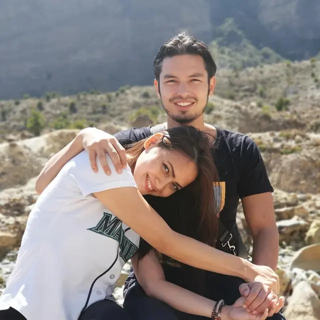 Rehat dari FTV 'Suara Hati Istri', Ini 6 Potret Manis Ghea D'Syawal dan Suami