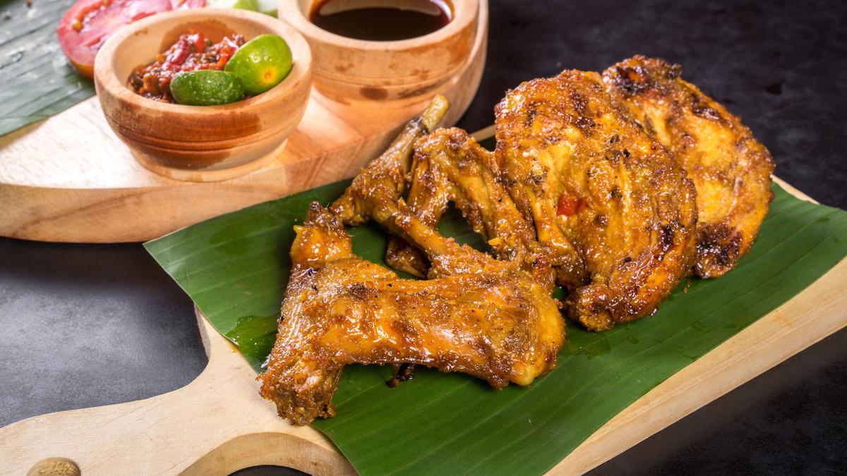 12 Rekomendasi Ayam Bakar di Surabaya Enak dan Populer, Wajib Coba di 2026