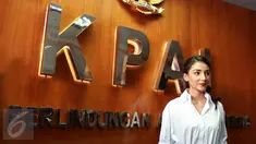 Tsania Marwa saat tiba di Komisi Perlindungan Anak Indonesia (KPAI), Jakarta, Selasa (2/5). KPAI memanggil Tsania Marwa terkait kasus hak asuh anak. (Liputan6.com/Herman Zakharia)
