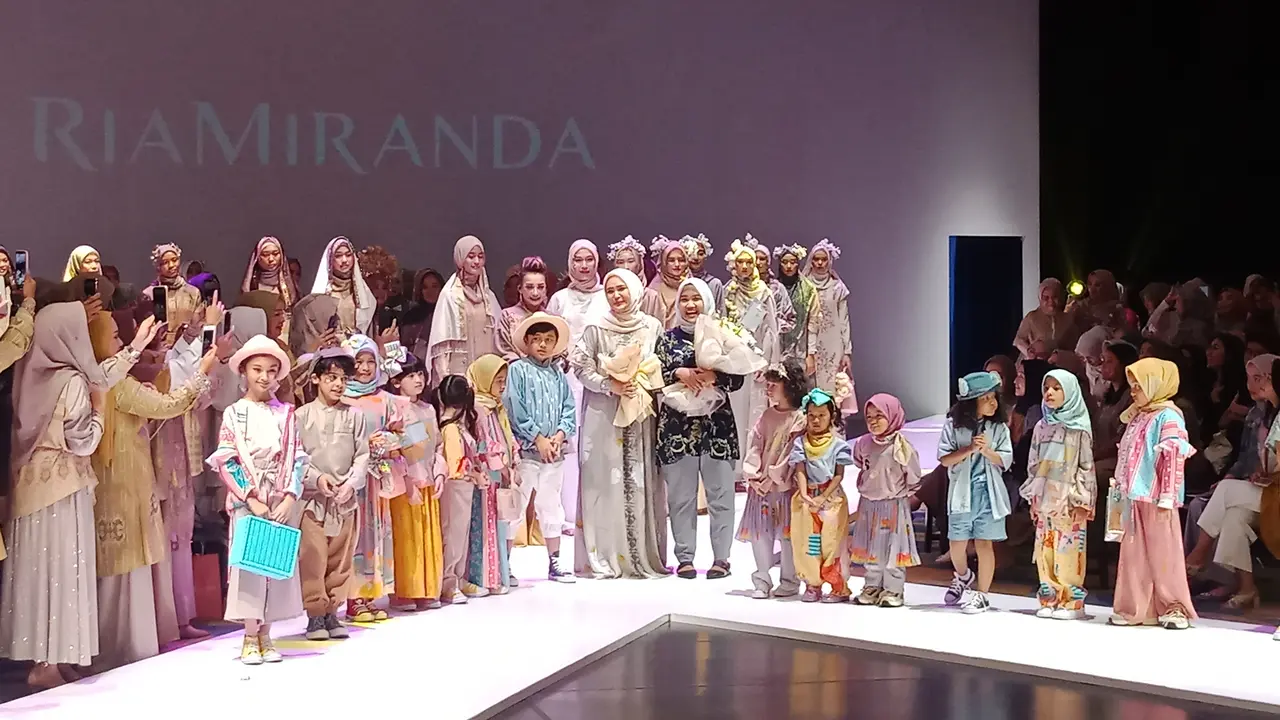 10 Tahun Berkarya, Ria Miranda Hadirkan Koleksi Perjalanan di 7th Annual Show 2020