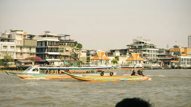 Kapal Penyeberangan Chao Phraya Thailand Terancam Berhenti Beroperasi Buntut Perang Iran
