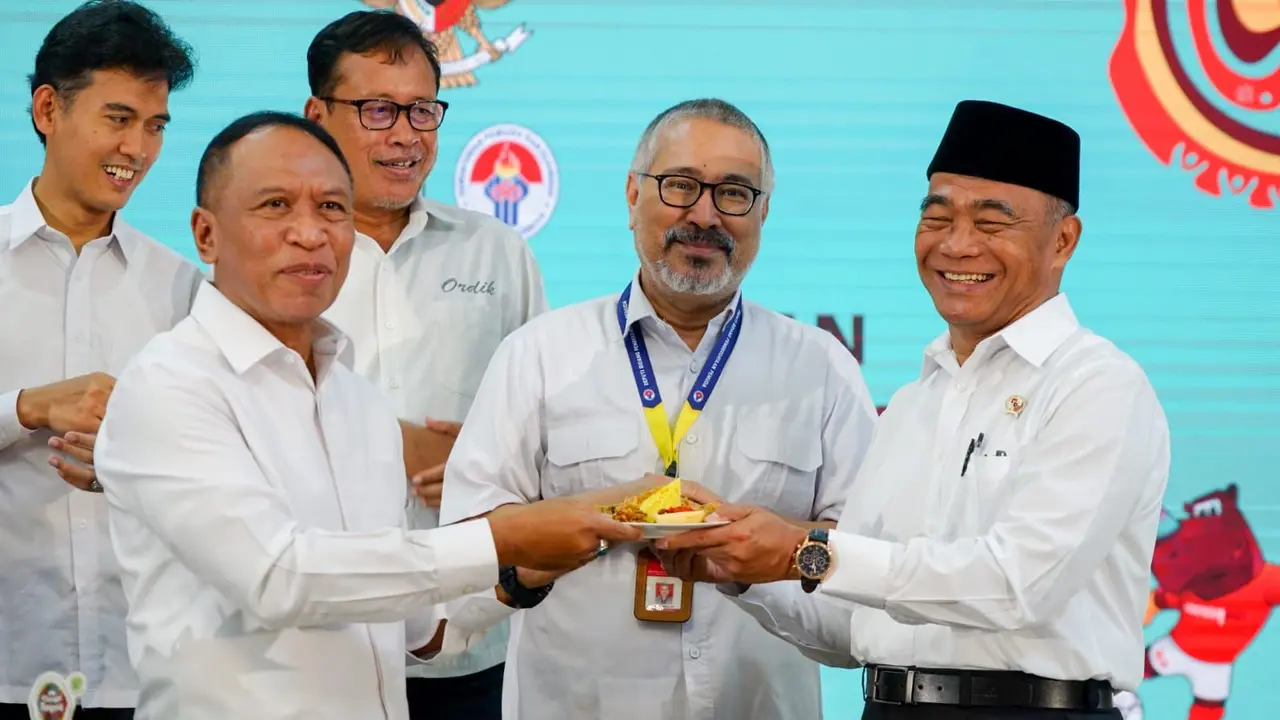 Menteri Koordinator Bidang Pembangunan Manusia dan Kebudayaan (Menko PMK) Muhadjir Effendy secara resmi menjadi Pelaksana Tugas (Plt) Menteri Pemuda dan Olahraga (Menpora) menggantikan Zainudin Amali yang mengundurkan diri.