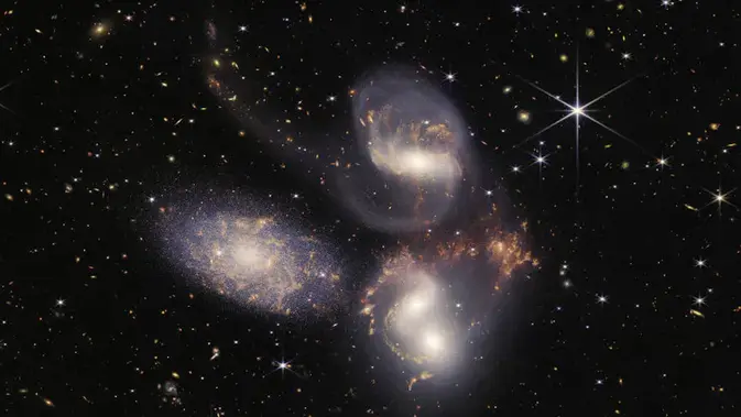 <p>Quintet Stephan difoto oleh Teleskop James Webb. (NASA, ESA, CSA, dan STScI, CC BY-NC-SA)</p>