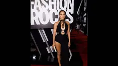 Jennifer Lopez tampil superseksi di acara Fashion Rocks, New York, (9/9/14). (Larry Busacca/Getty Images for Three Lions Entertainment/AFP) 