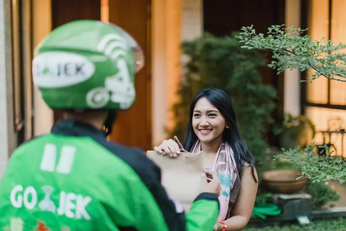 Delivery Makanan Ramah Lingkungan dengan Mengurangi Sampah Plastik Sekali Pakai