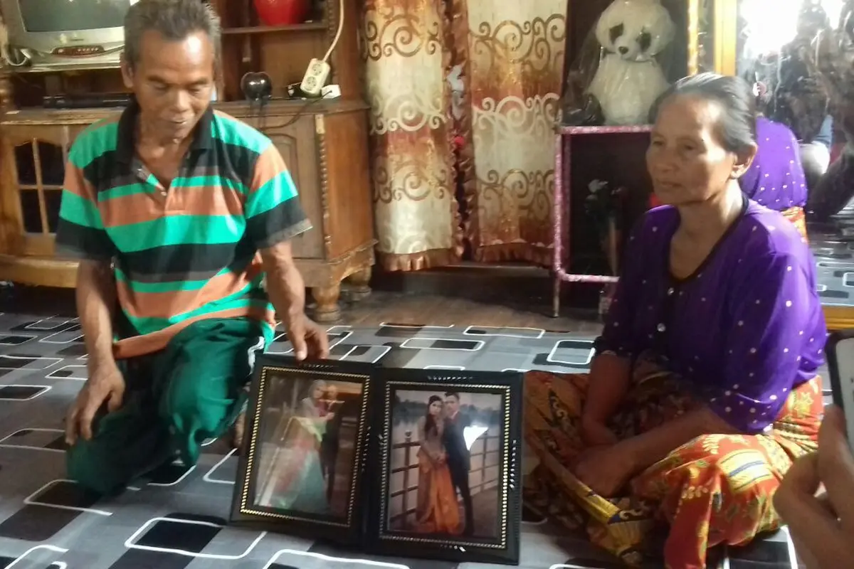Foto pra nikah antara Cindra dan kedua kekasihnya (Liputan6.com / Nefri Inge)