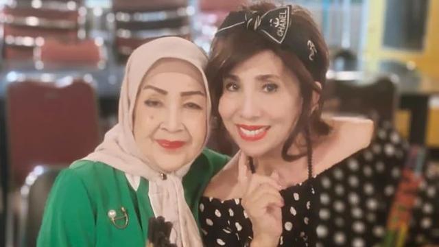 Potret Kebersamaan Ibunda Venna Melinda dan Ferry Irawan, Besan yang Kompak