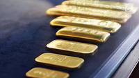 Penampakan emas batangan di gerai Butik Emas Antam di Jakarta, Jumat (5/10). Pada perdagangan Kamis 4 Oktober 2018, harga emas Antam berada di posisi Rp 665 ribu per gram. (Liputan6.com/Angga Yuniar)
