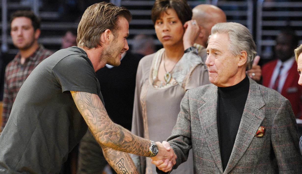 Bos klub LA Galaxy, Philip Anschutz, masuk dalam daftar pemilik klub terkaya di dunia. Kekayaan pria asal Amerika Serikat mencapai 8,19 miliar pounds atau setara Rp147,5 triliun. (Noel Vasquez/Getty Images via AFP)