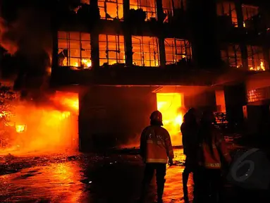 Gara-gara Korslet Pabrik Alumunium Foil Habis Terbakar  
