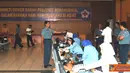 Citizen6, Surabaya: Kegiatan donor darah tersebut diselenggarakan atas kerja sama Kobangdikal dengan PMI Cabang  Surabaya, Cabang Gresik dan Rotary Club Surabaya dalam mengantisipasi minimnya stok darah. (Pengirim: Penkobangdikal).