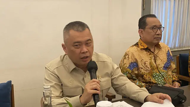 Menteri Perhubungan (Menhub) Dudy Purwagandhi dalam konferensi pers di Jakarta Selatan, Jumat (26/6/2026). (Liputan6.com/Christian)