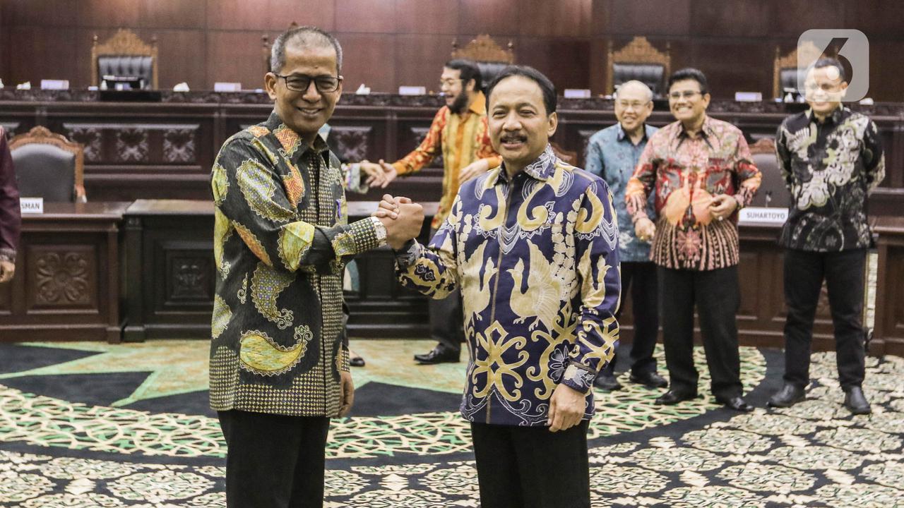 Ketua Mahkamah Konstitusi Suhartoyo dan Wakil Ketua MK Sadil Isra