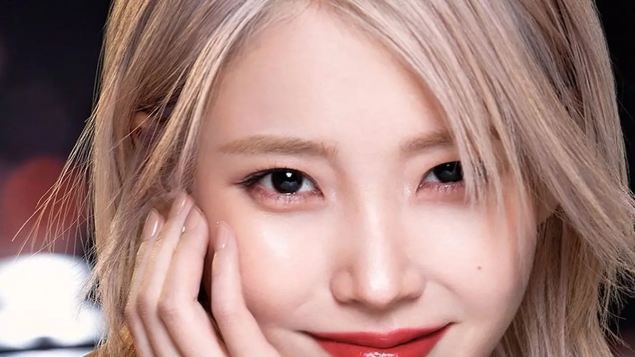 Pesona Memikat IU yang Bikin Jadi Brand Ambassador Estee Lauder Korea Selatan Pertama