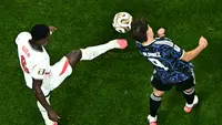 Hujan Tekel dan Nol Gol di Babak Pertama Inggris vs Argentina