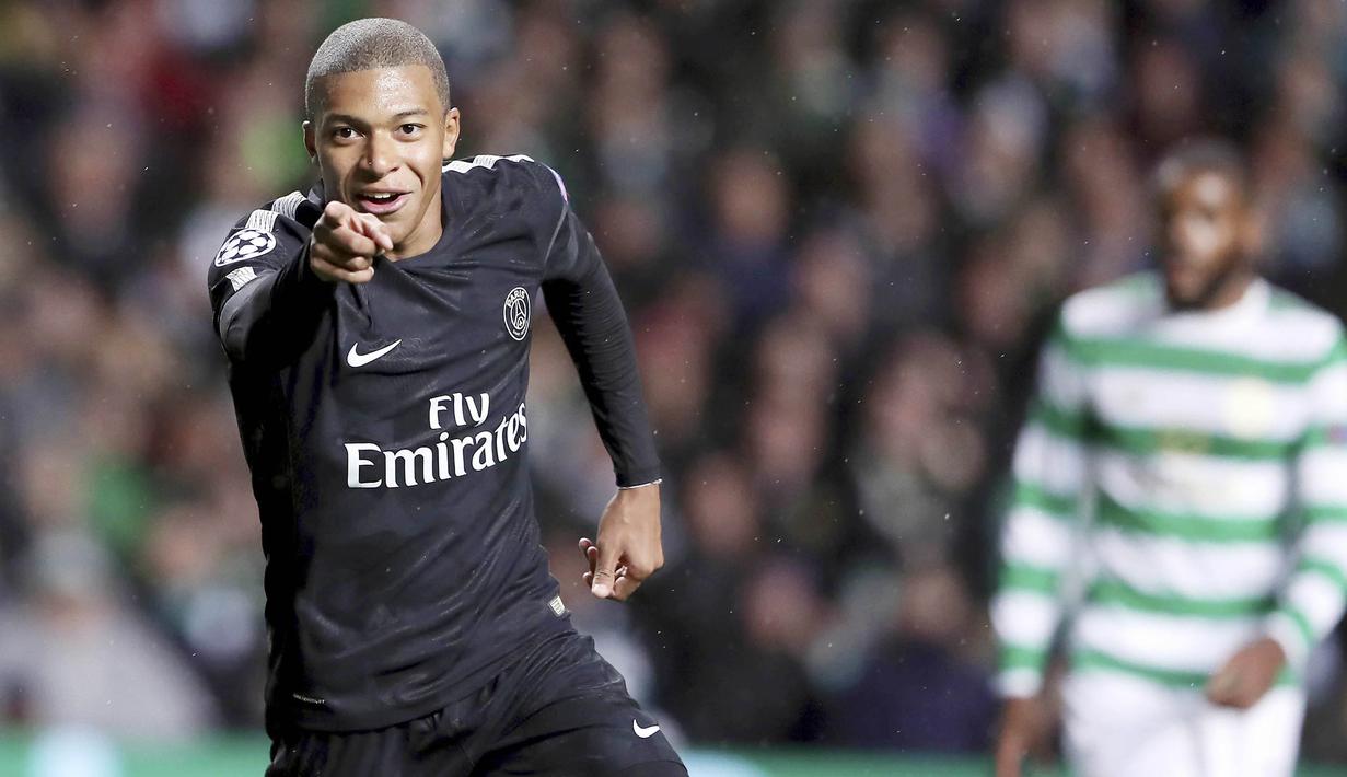 Kylian Mbappe - Pemuda asal Prancis ini terkenal dengan kecepatannya dalam mengobrak-abrik pertahanan lawan. Jika tidak disiplin mengawal striker berusia 21 tahun itu maka gawang Manuel Neuer siap-siap jadi lumbung gol PSG.(AP/Scott Heppell)