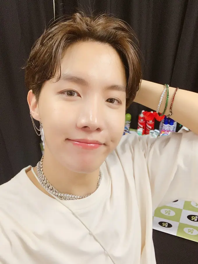 J-Hope BTS (Twitter/ BTS_twt)