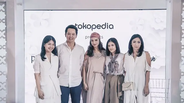 [Bintang] Fashionable Ramadan 2018, Raline Shah Berkolaborasi dengan Brand Lokal dan E-Commerce Ini