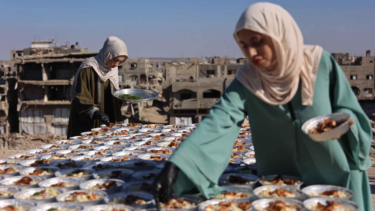 Bertahan dan Berbagi Makanan di Tengah Krisis Malnutrisi Anak-anak Gaza