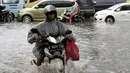 Banjir di Pantai Anyer, Cilegon, Banten 