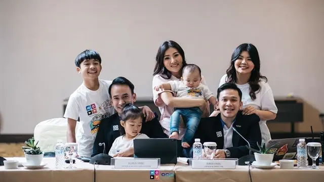 6 Potret Ruben Onsu dan Jordi Onsu Pimpin Rapat, Gaya Betrand Peto dan Thalia Curi Perhatian