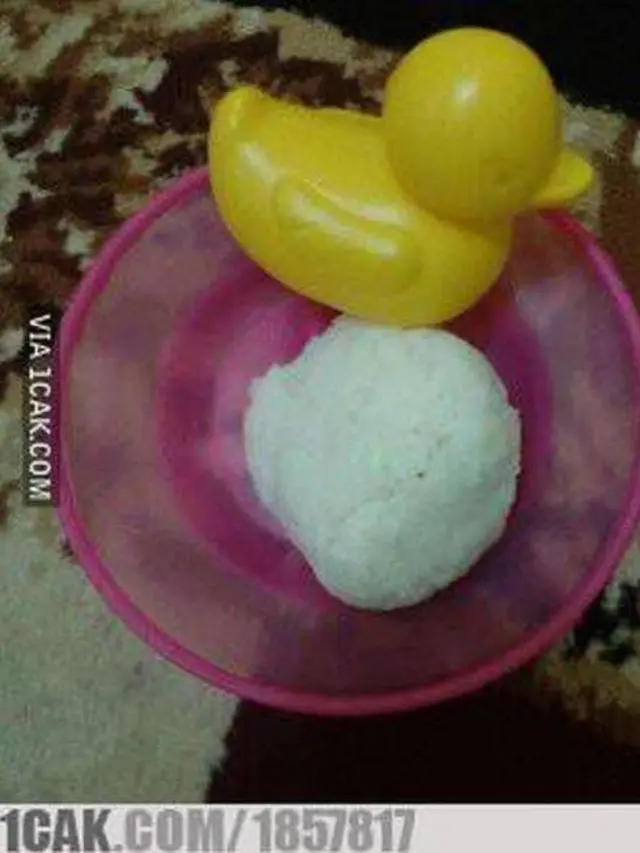 6 Potret Makan Nasi Tanpa Lauk, Sering Dialami Anak Kos