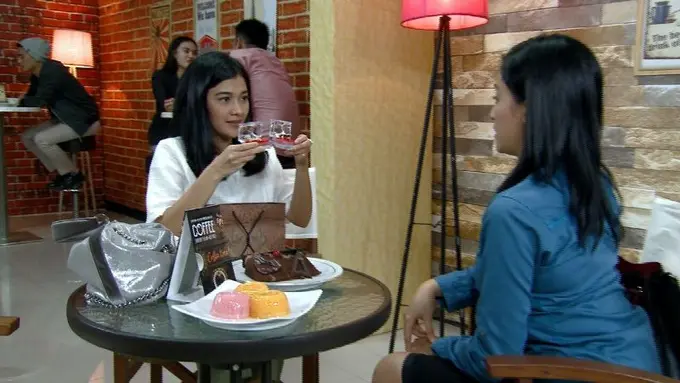 [Bintang] Orang Ketiga