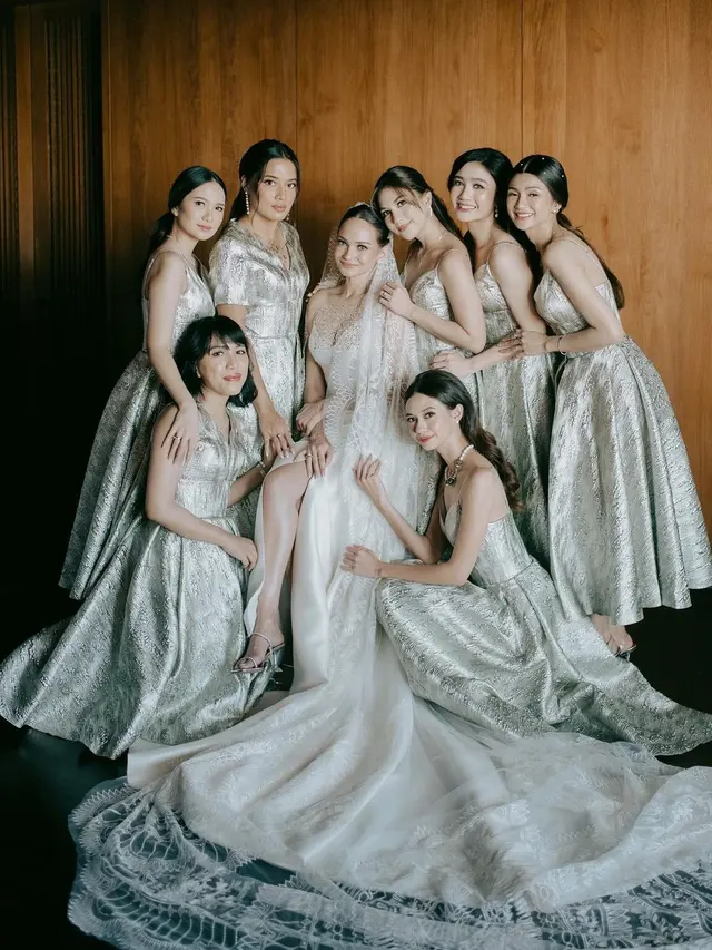 6 Potret Kompak Geng Blackpunk di Rangkaian Pernikahan Jessica Mila dan Enzy Storia