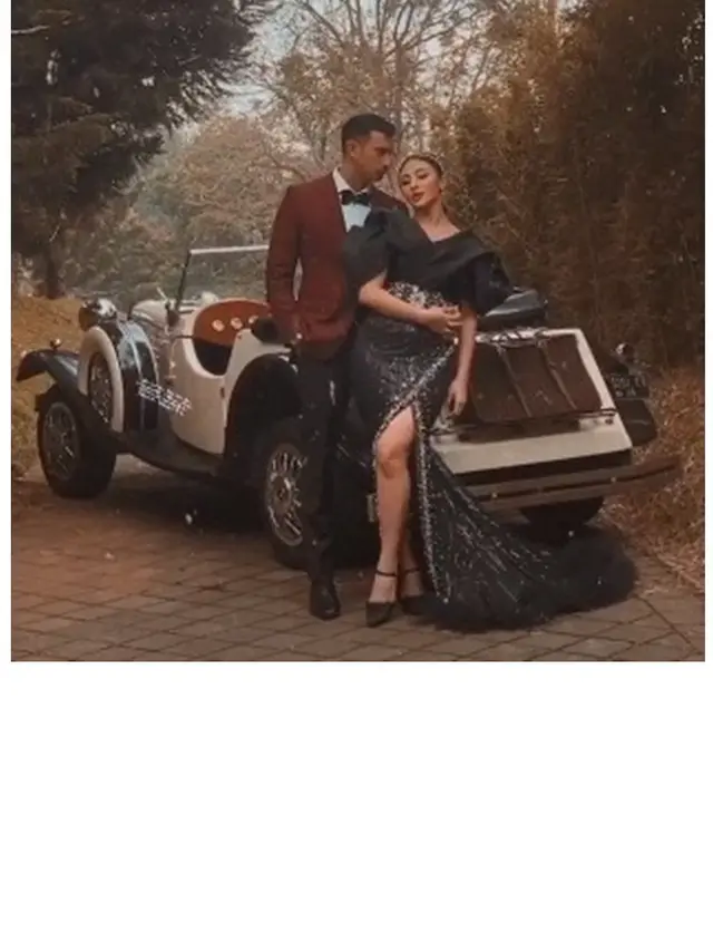 7 Potret Prewedding Ali Syakieb dan Margin Wieheerm, Romantis Banget