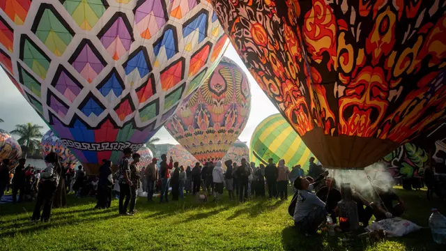Warna-warni Balon Udara di Festival Wonosobo 2024