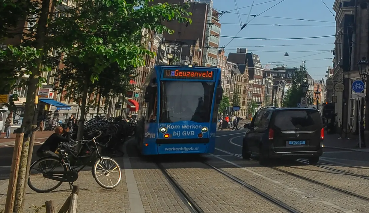 Jaringan trem Amsterdam terdiri dari 14 jalur yang beroperasi dengan rute sepanjang 95 kilometer. (merdeka.com/Arie Basuki)