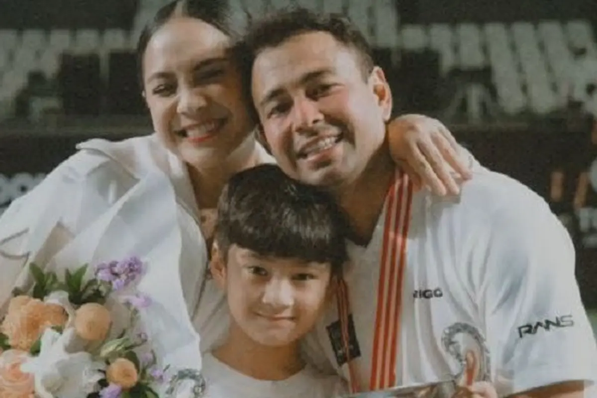 Raffi Ahmad - Nagita Slavina (Foto: Instagram/@chevirgo)
